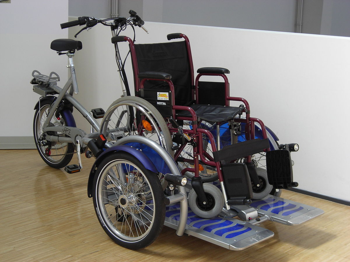 1200px-fahrrad_mit_rollstuhlplattform_van_raam_velo-plus_2_-_verkehrszentrum